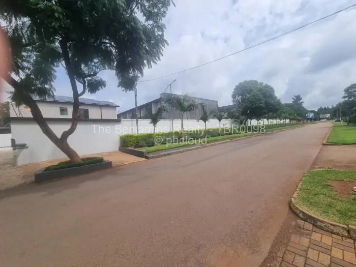 Townhouse/Complex/Cluster to Rent in Avondale
