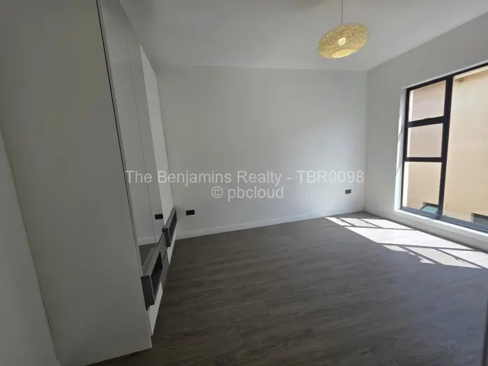 Townhouse/Complex/Cluster to Rent in Avondale