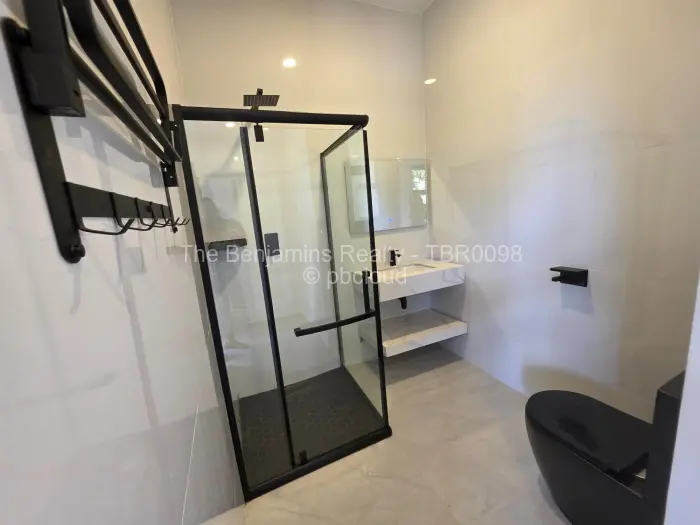 Townhouse/Complex/Cluster to Rent in Avondale