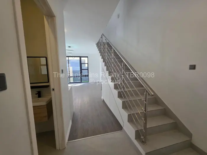 Townhouse/Complex/Cluster to Rent in Avondale