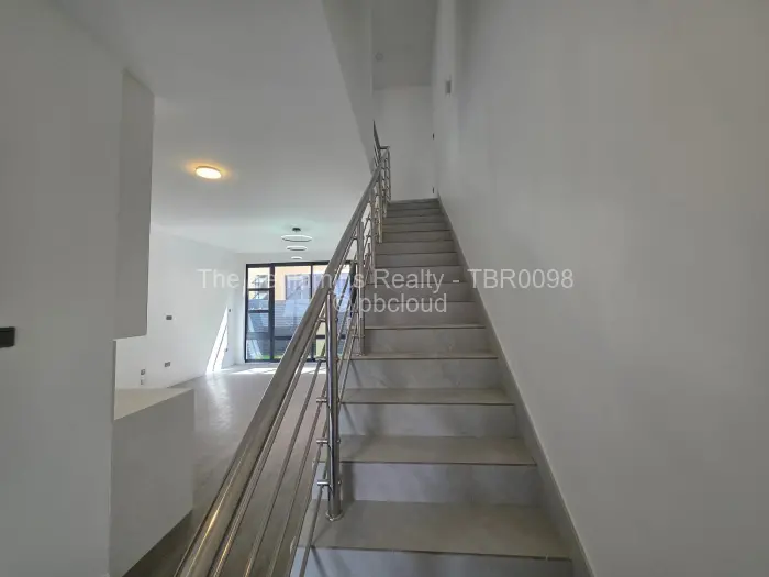 Townhouse/Complex/Cluster to Rent in Avondale