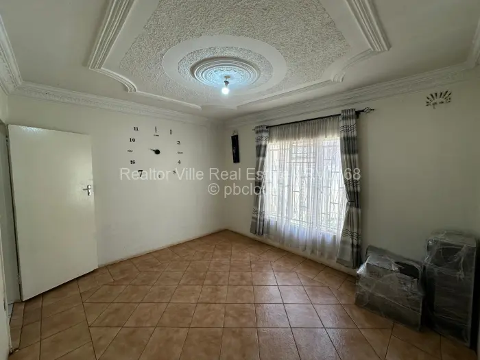5 Bedroom House for Sale in Dzivarasekwa, Harare
