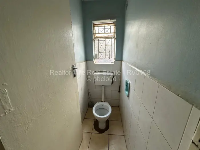 5 Bedroom House for Sale in Dzivarasekwa, Harare