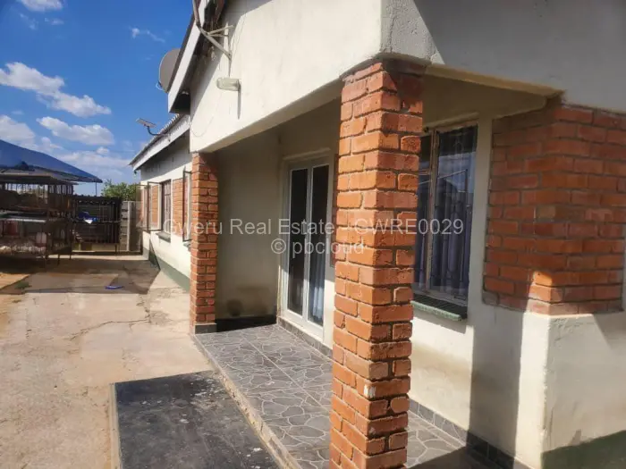 4 Bedroom House for Sale in Woodlands Park, Gweru