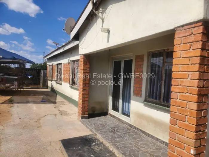 4 Bedroom House for Sale in Woodlands Park, Gweru