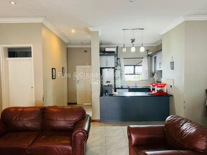 Townhouse/Complex/Cluster to Rent in Newlands