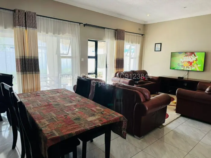 Townhouse/Complex/Cluster to Rent in Newlands