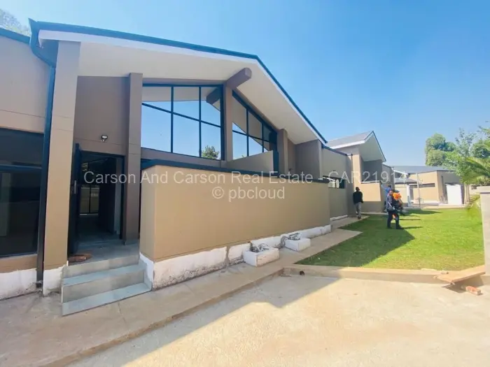 Townhouse/Complex/Cluster to Rent in Avondale West