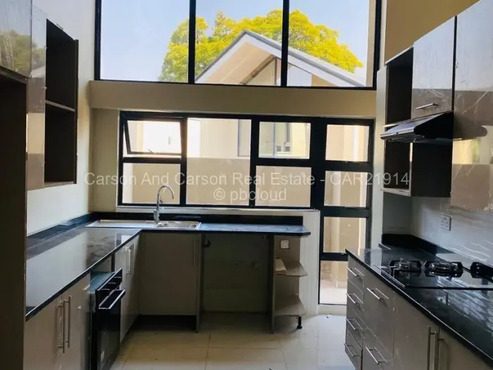 Townhouse/Complex/Cluster to Rent in Avondale West