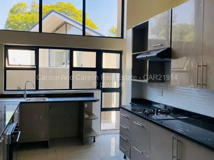 Townhouse/Complex/Cluster to Rent in Avondale West