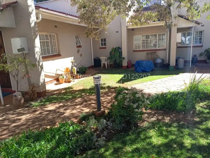 Townhouse/Complex/Cluster to Rent in Mandara