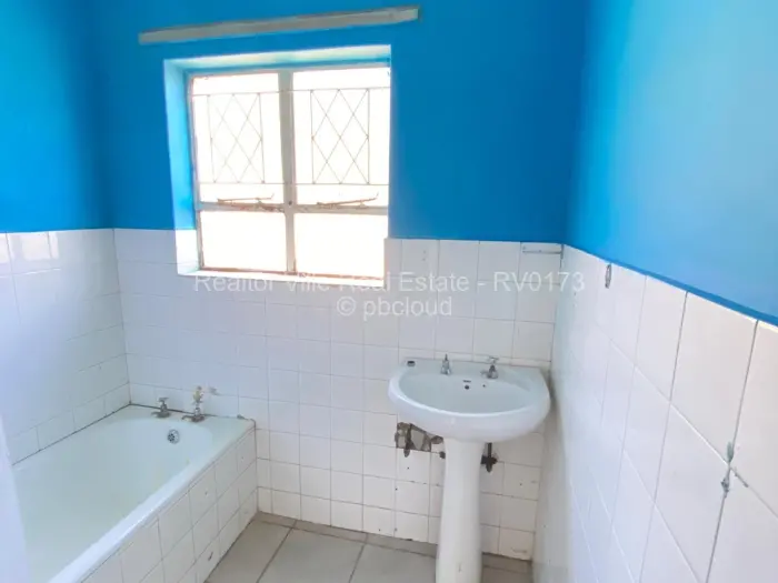 3 Bedroom House to Rent in Waterfalls
