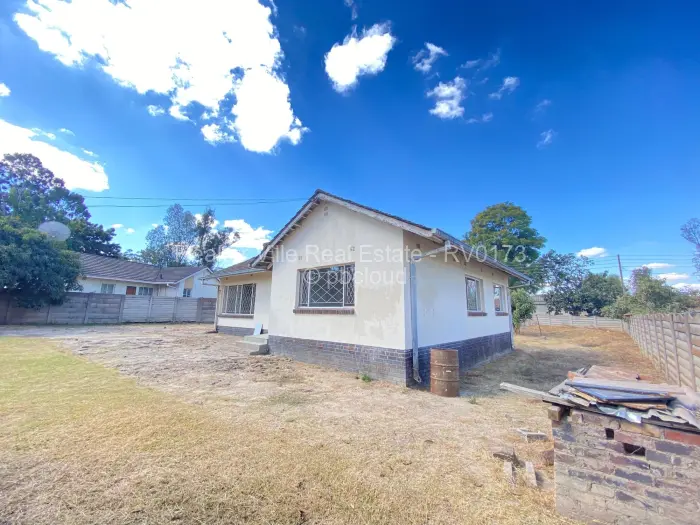 3 Bedroom House to Rent in Waterfalls