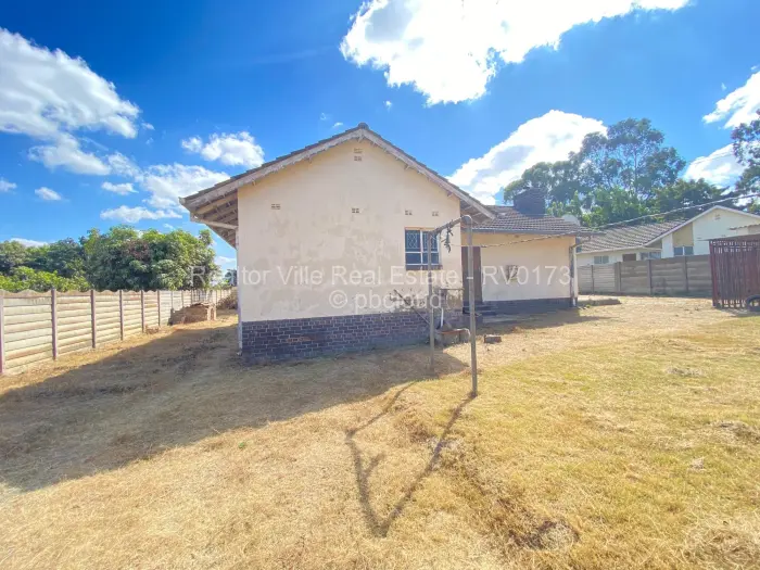 3 Bedroom House to Rent in Waterfalls