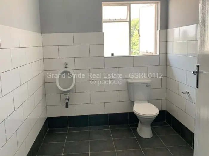 Commercial Property to Rent in Kamfinsa