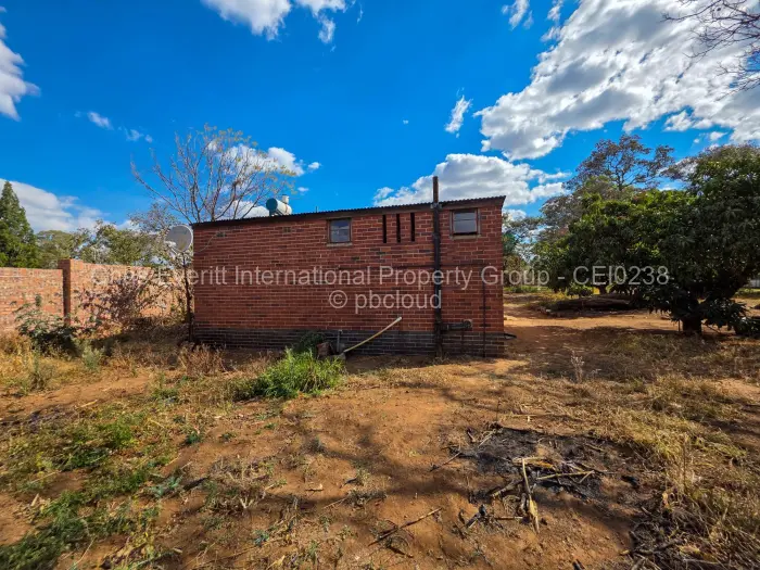 4 Bedroom House for Sale in Burnside, Bulawayo