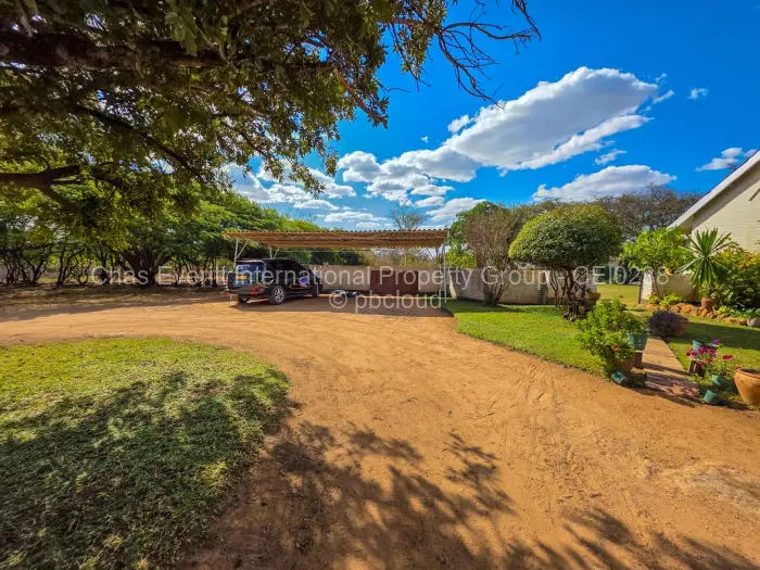 4 Bedroom House for Sale in Burnside, Bulawayo