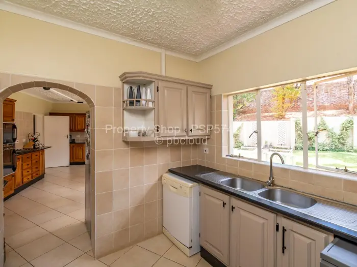 5 Bedroom House for Sale in Borrowdale Brooke, Harare