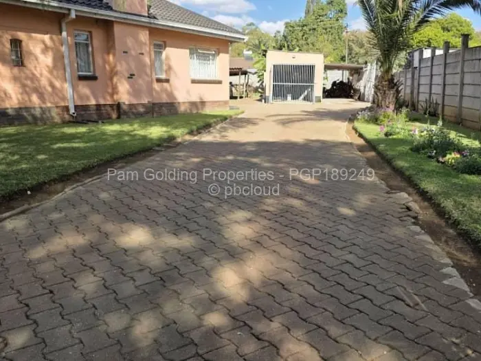 3 Bedroom House for Sale in Ilanda, Bulawayo