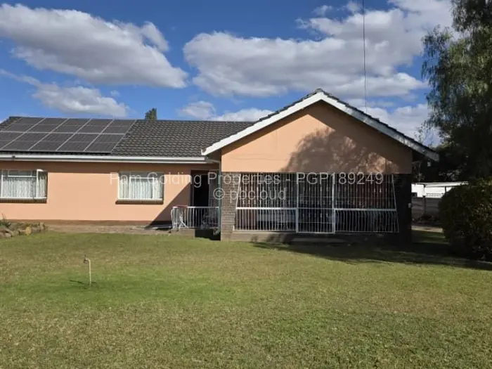 3 Bedroom House for Sale in Ilanda, Bulawayo