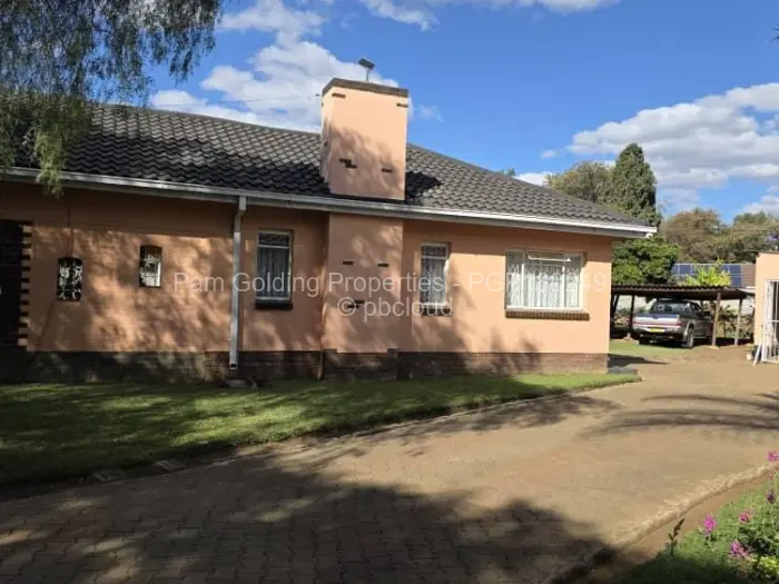 3 Bedroom House for Sale in Ilanda, Bulawayo