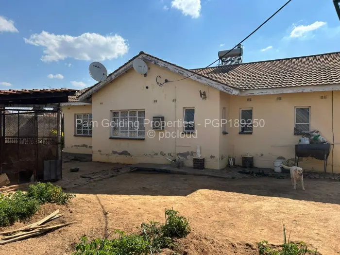 3 Bedroom House for Sale in Zimre Park, Harare