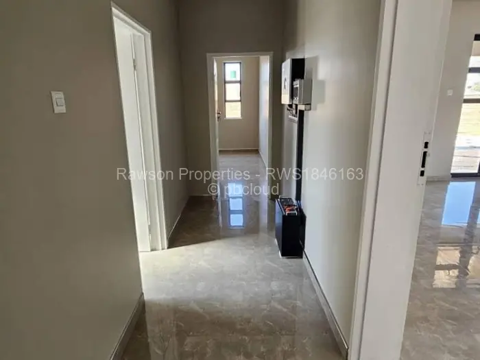 Townhouse/Complex/Cluster for Sale in Arlington, Harare