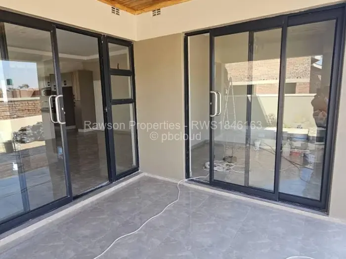 Townhouse/Complex/Cluster for Sale in Arlington, Harare