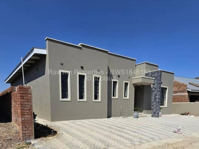 Townhouse/Cluster for Sale in Arlington, Harare