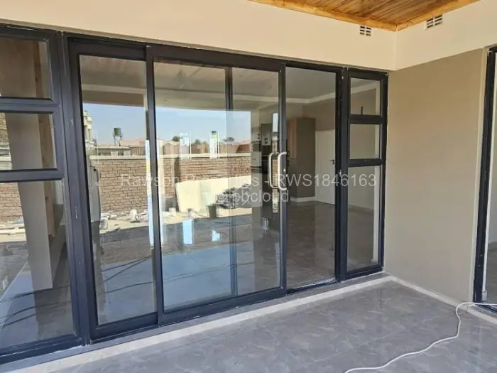 Townhouse/Complex/Cluster for Sale in Arlington, Harare