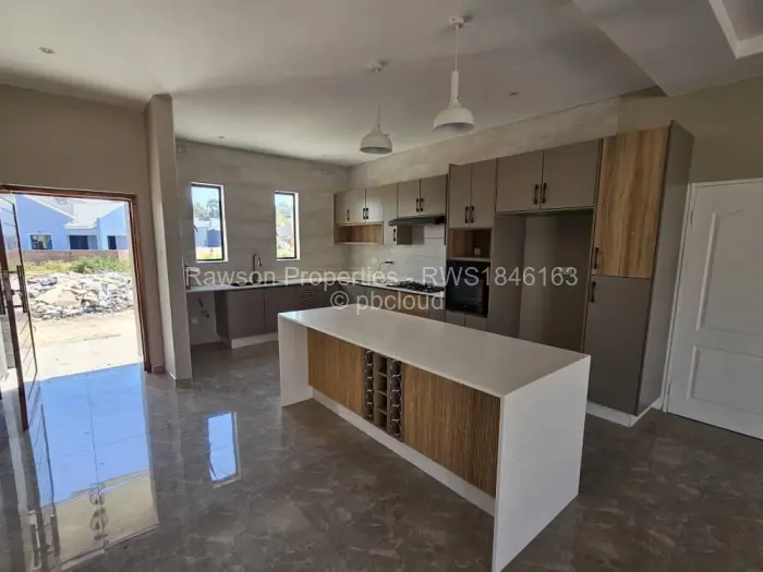 Townhouse/Complex/Cluster for Sale in Arlington, Harare