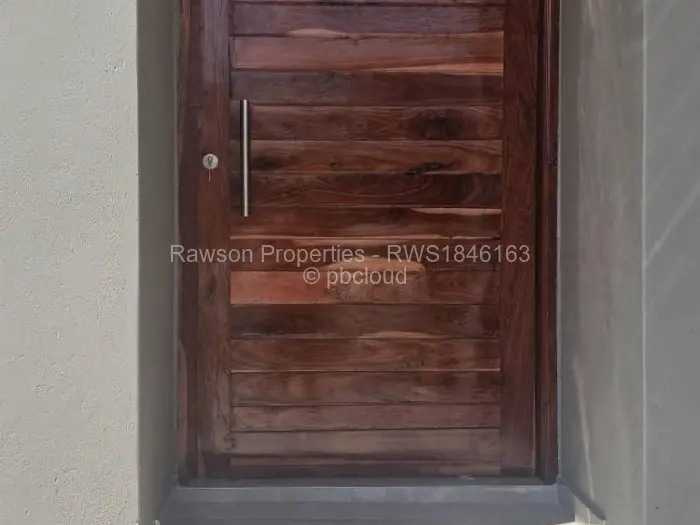 Townhouse/Complex/Cluster for Sale in Arlington, Harare