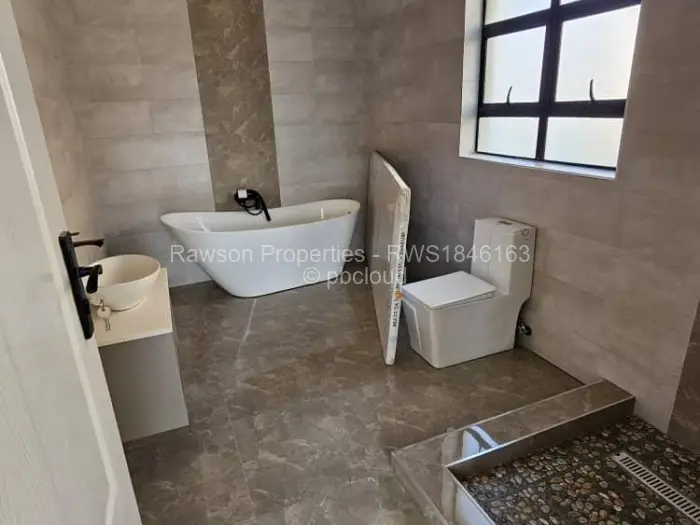 Townhouse/Complex/Cluster for Sale in Arlington, Harare