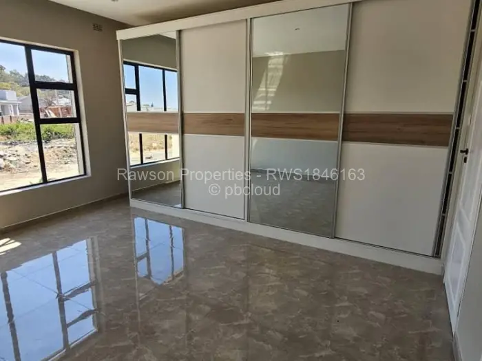 Townhouse/Complex/Cluster for Sale in Arlington, Harare