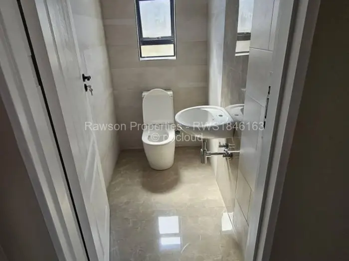 Townhouse/Complex/Cluster for Sale in Arlington, Harare