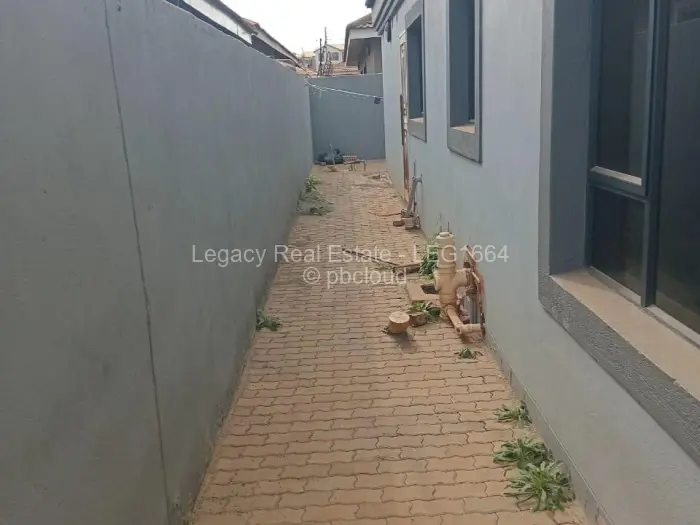 3 Bedroom House for Sale in Aspindale Park, Harare