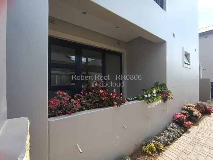 Townhouse/Complex/Cluster to Rent in Greendale, Harare