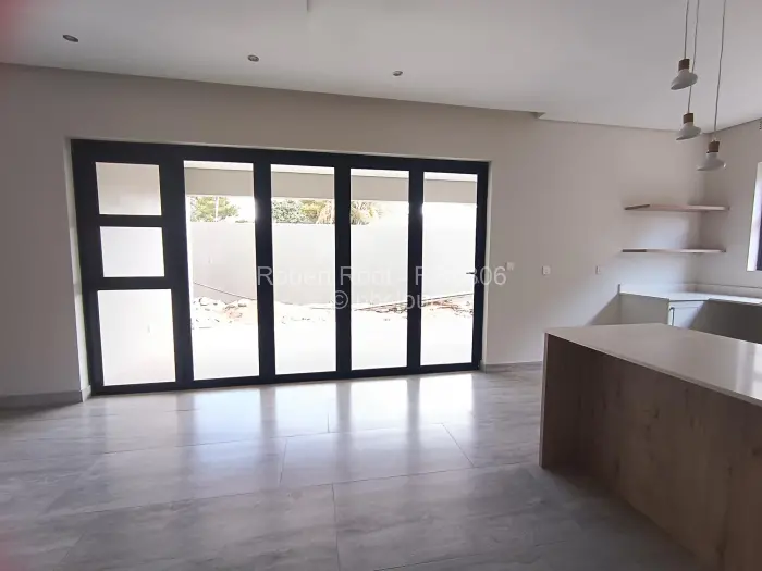 Townhouse/Complex/Cluster to Rent in Greendale, Harare