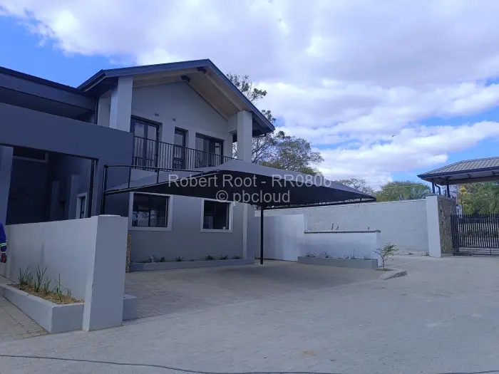 Townhouse/Complex/Cluster to Rent in Greendale, Harare
