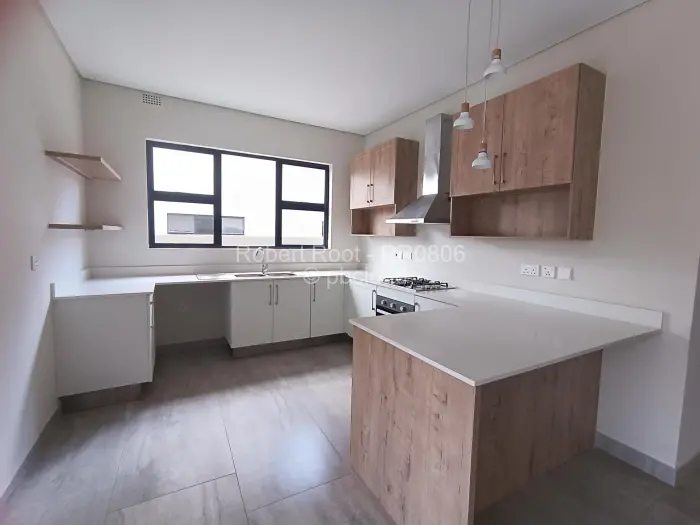 Townhouse/Complex/Cluster to Rent in Greendale, Harare