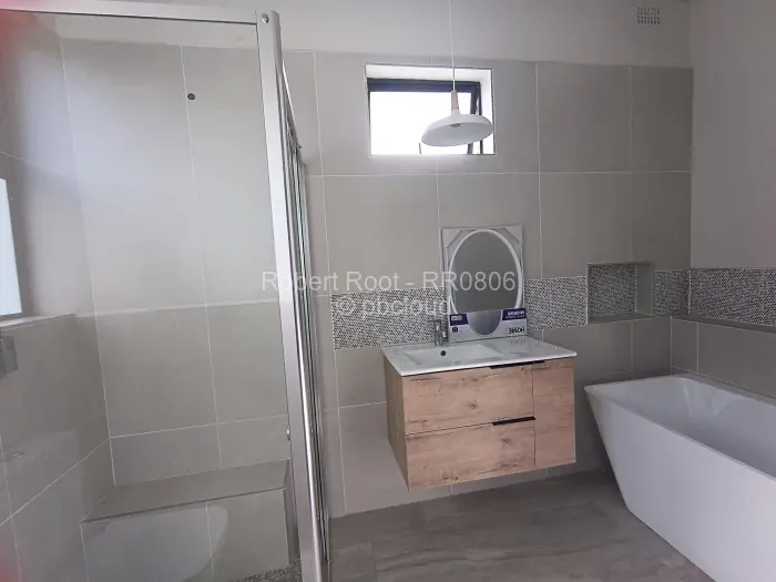 Townhouse/Complex/Cluster to Rent in Greendale, Harare