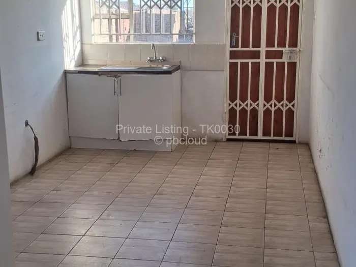 Townhouse/Complex/Cluster to Rent in Southview Park, Harare