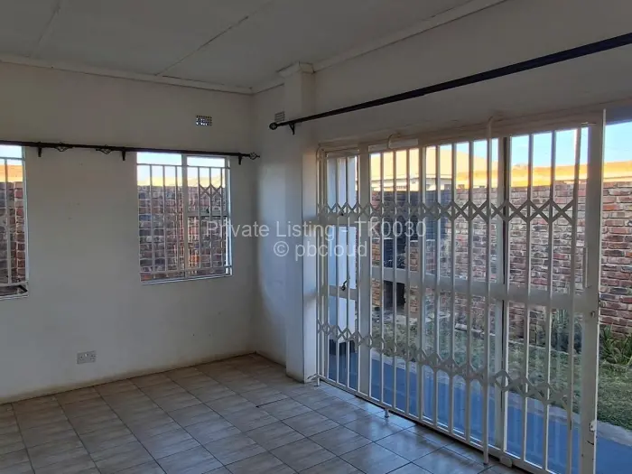 Townhouse/Complex/Cluster to Rent in Southview Park, Harare