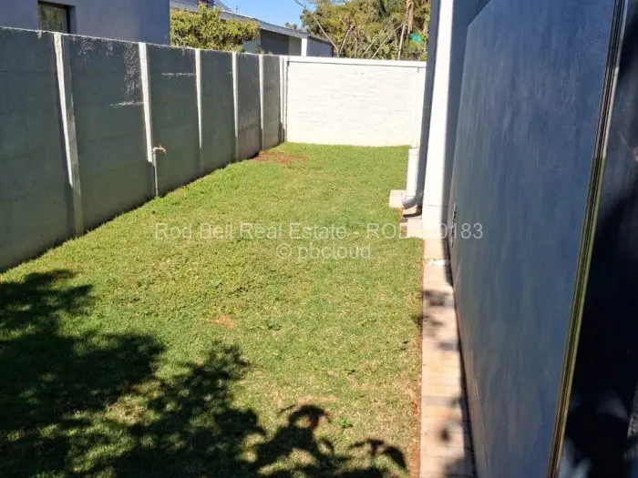 Townhouse/Complex/Cluster to Rent in Greendale, Harare