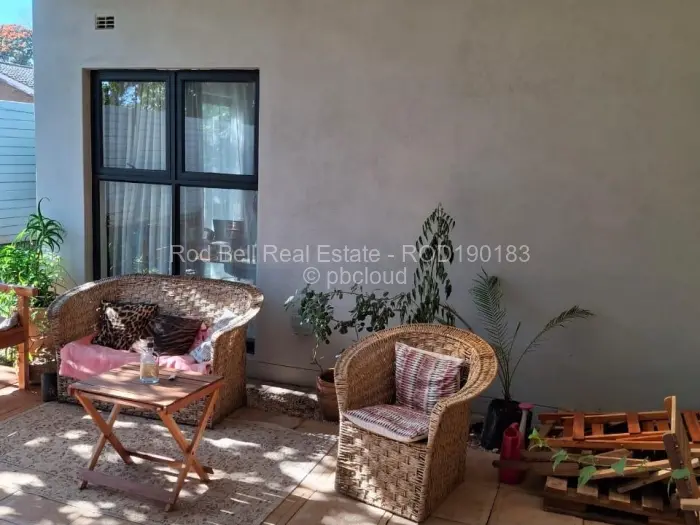 Townhouse/Complex/Cluster to Rent in Greendale, Harare