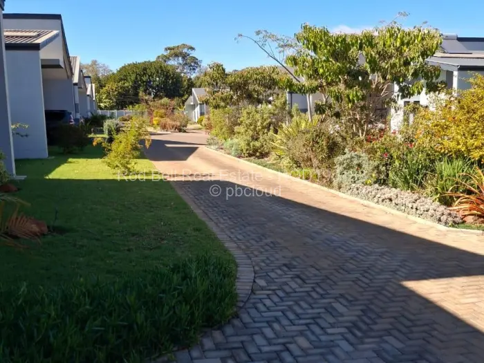 Townhouse/Complex/Cluster to Rent in Greendale, Harare