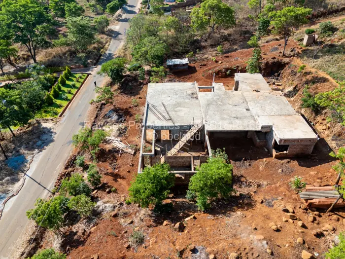 6 Bedroom House for Sale in Borrowdale, Harare