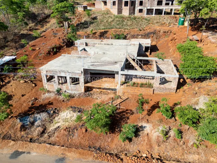 6 Bedroom House for Sale in Borrowdale, Harare