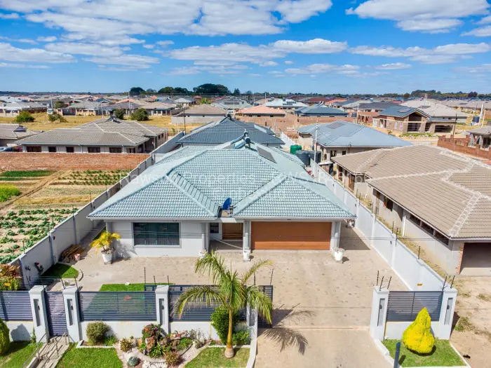 4 Bedroom House for Sale in Mabvazuva Estates, Ruwa