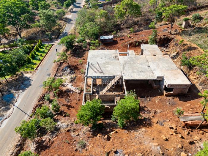 6 Bedroom House for Sale in Borrowdale, Harare